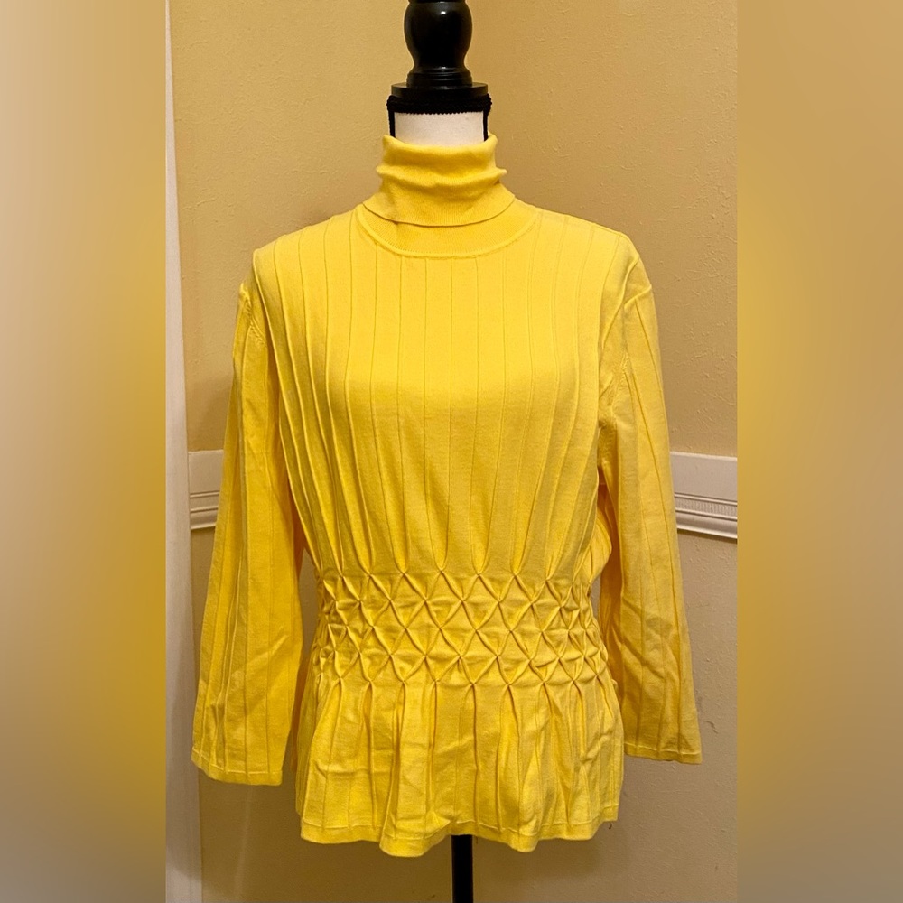 DG2 Ladies Turtleneck Sweater; XL; Yellow; NWOT.